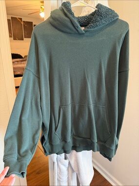 Women’s American Eagle sweatshirt